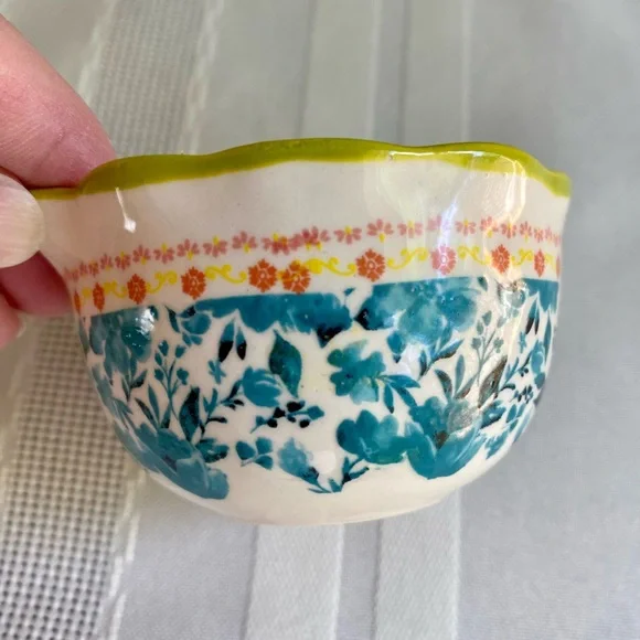 The Pioneer Woman Measuring Cup Set - Picture 15 of 16